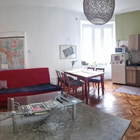 Balkan Rooms *
